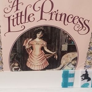 Meet your Posher, Kira